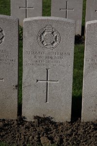Lijssenthoek Military Cemetery - Burton, John William