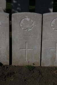 Lijssenthoek Military Cemetery - Burton, S
