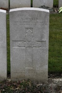 Lijssenthoek Military Cemetery - Butler, Albert