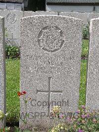 Lijssenthoek Military Cemetery - Carter, Ernest
