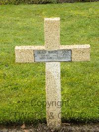 Lijssenthoek Military Cemetery - Chagne, Georges