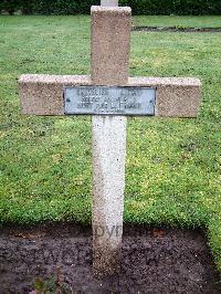 Lijssenthoek Military Cemetery - Chevalier, Alfred