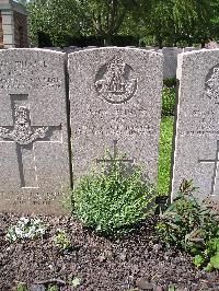 Lijssenthoek Military Cemetery - Cook, A