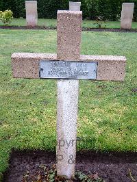 Lijssenthoek Military Cemetery - Corbiere, Louis
