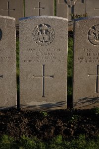 Lijssenthoek Military Cemetery - Daines, Porter Leonard