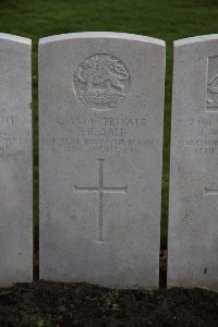 Lijssenthoek Military Cemetery - Dale, F R