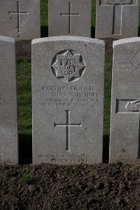 Lijssenthoek Military Cemetery - Dallimore, Edward Charles