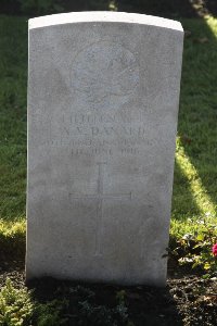 Lijssenthoek Military Cemetery - Danard, A V
