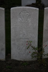 Lijssenthoek Military Cemetery - Davidson, Edward