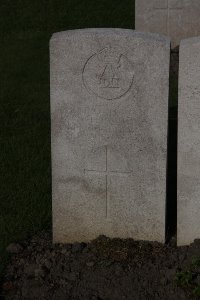 Lijssenthoek Military Cemetery - Davies, B E