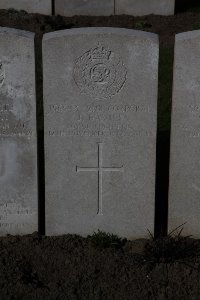 Lijssenthoek Military Cemetery - Davies, John