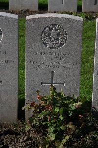 Lijssenthoek Military Cemetery - Davis, F