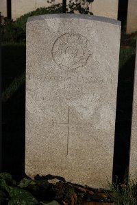 Lijssenthoek Military Cemetery - Davis, James