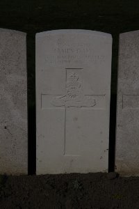 Lijssenthoek Military Cemetery - Davis, James