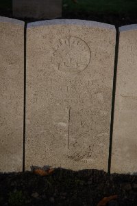 Lijssenthoek Military Cemetery - Davis, Leonard Neal