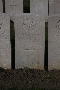 Lijssenthoek Military Cemetery - Davis, Thomas