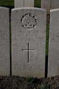 Lijssenthoek Military Cemetery - Davis, Varney Eric Stanford