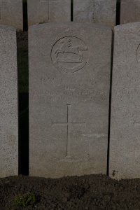 Lijssenthoek Military Cemetery - Dean, T