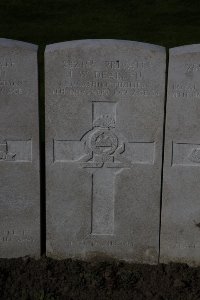 Lijssenthoek Military Cemetery - Dearden, Joseph William