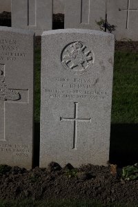 Lijssenthoek Military Cemetery - Dennis, C