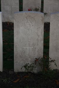 Lijssenthoek Military Cemetery - Dennis, Frederick Jubilee