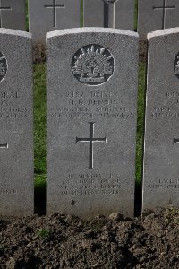 Lijssenthoek Military Cemetery - Dennis, Harold George