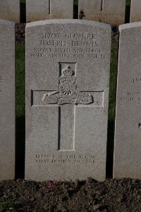 Lijssenthoek Military Cemetery - Dennis, Joseph