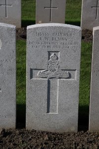 Lijssenthoek Military Cemetery - Denny, Ronald Weston