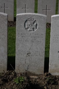 Lijssenthoek Military Cemetery - Derwent, Norman