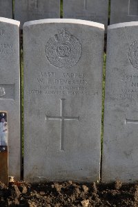 Lijssenthoek Military Cemetery - Devereux, William Patrick