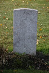 Lijssenthoek Military Cemetery - Devine, E