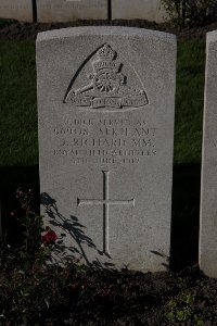 Lijssenthoek Military Cemetery - Dick, J
