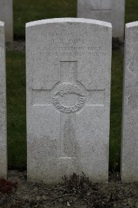 Lijssenthoek Military Cemetery - Dick, Joseph Andrew