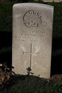Lijssenthoek Military Cemetery - Dickinson, Richard