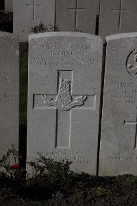 Lijssenthoek Military Cemetery - Dixon, R