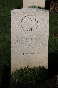 Lijssenthoek Military Cemetery - Dixon, Thomas William Eric
