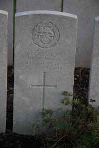 Lijssenthoek Military Cemetery - Doige, H W