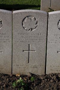 Lijssenthoek Military Cemetery - Donald, M