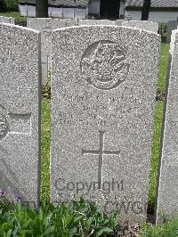 Lijssenthoek Military Cemetery - Donkersley, W