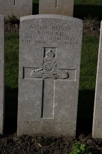 Lijssenthoek Military Cemetery - Dooris, R