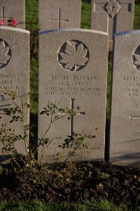 Lijssenthoek Military Cemetery - Dove, H J