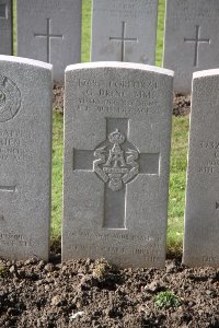 Lijssenthoek Military Cemetery - Dring, G