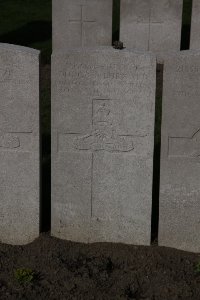 Lijssenthoek Military Cemetery - Durward, Duncan