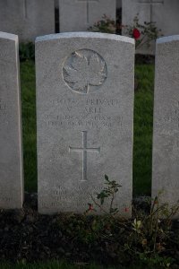 Lijssenthoek Military Cemetery - Earle, Vernon