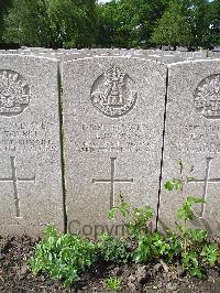 Lijssenthoek Military Cemetery - Edminson, S
