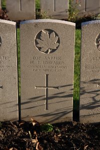 Lijssenthoek Military Cemetery - Edwards, H T