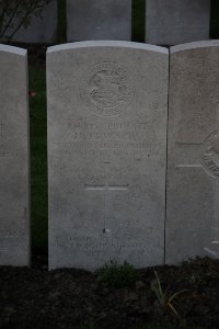 Lijssenthoek Military Cemetery - Edwards, Harold