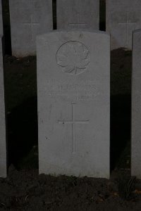 Lijssenthoek Military Cemetery - Edwards, R H