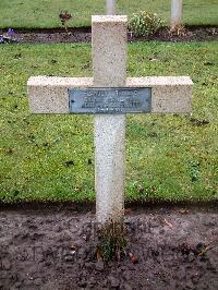 Lijssenthoek Military Cemetery - Elandoy, Gustave