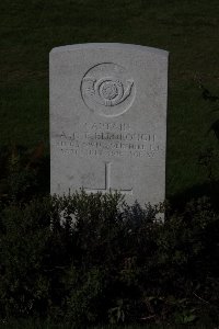 Lijssenthoek Military Cemetery - Elborough, Alfred Charles Ernest